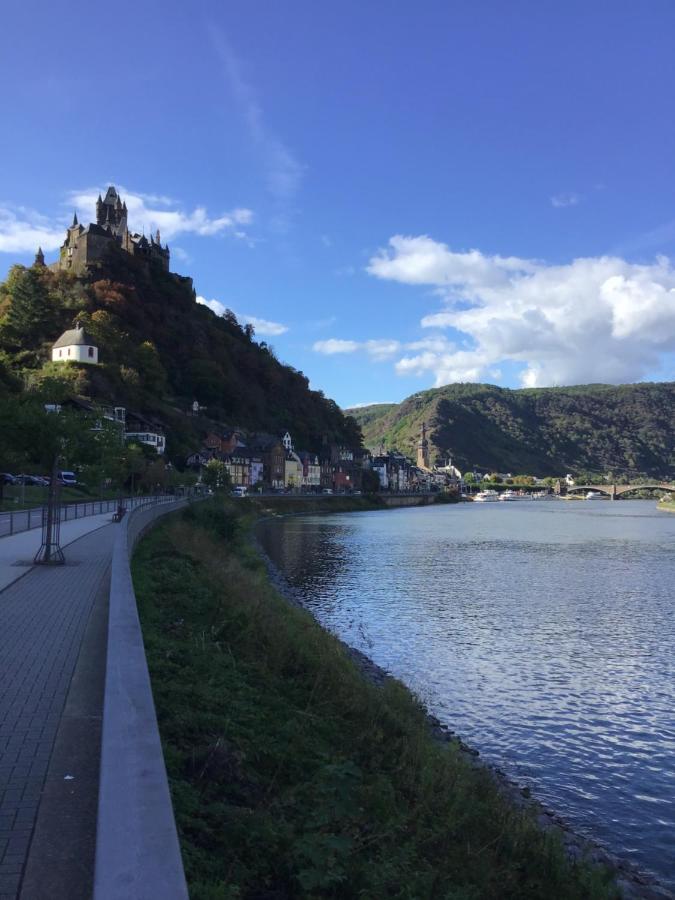 Attraktive Wohnung-Elztalidyll-Zwischen Mosel,Nuerburgring Und Burg Eltz Kollig エクステリア 写真