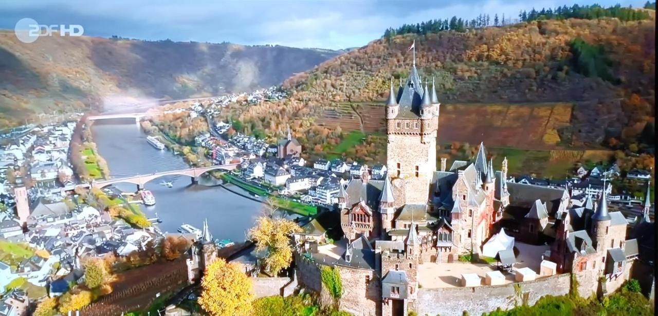 Attraktive Wohnung-Elztalidyll-Zwischen Mosel,Nuerburgring Und Burg Eltz Kollig エクステリア 写真